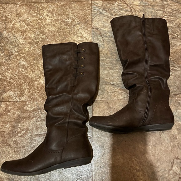 Wide calf flat boots - Picture 1 of 3